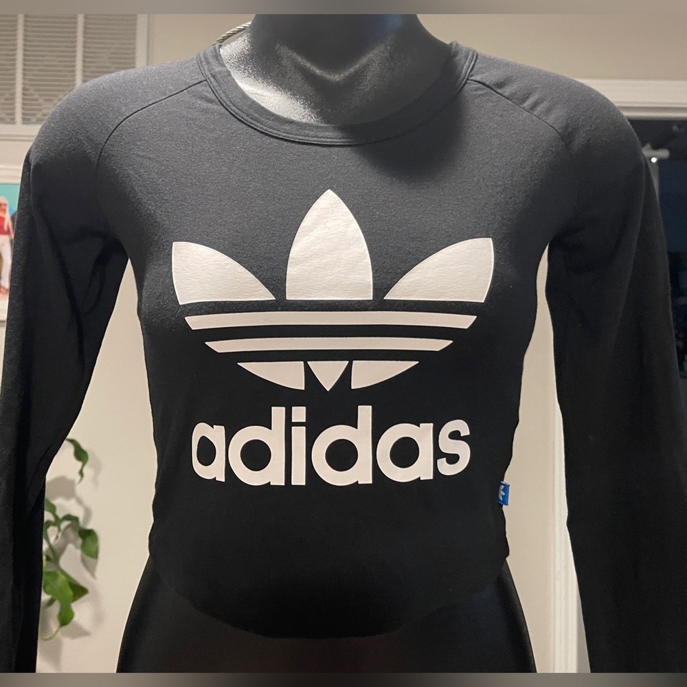 Wmn’s Adidas Black Fitted Crop L/S Tee, Size Small - Picture 2 of 9